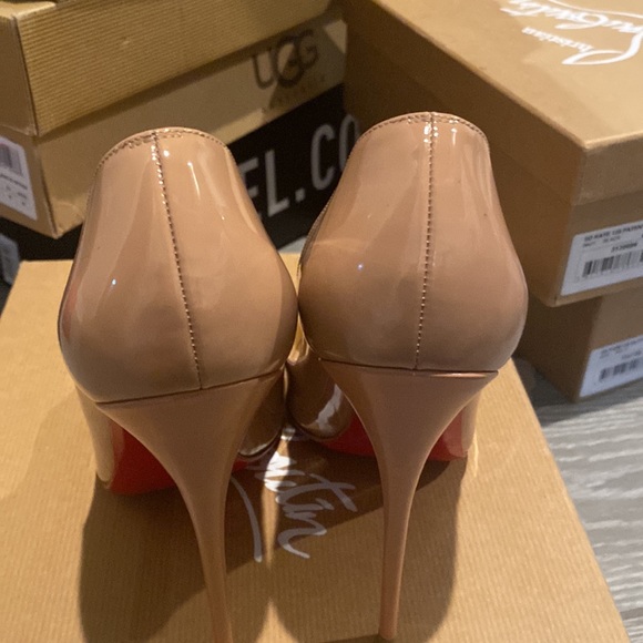 nude So Kate CL - Picture 6 of 7